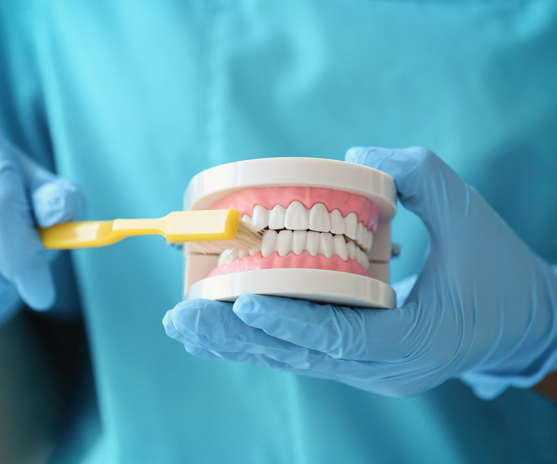 Całościowe leczenie dentystyczne – znajdź drogę do zdrowych i pięknego uśmiechów.